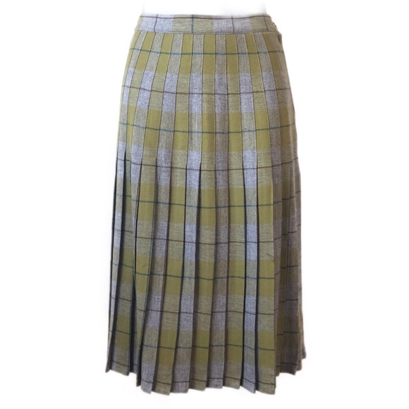 Vintage Dresses & Skirts - GORGEOUS Vintage Pleated Wool Plaid Skirt. Small